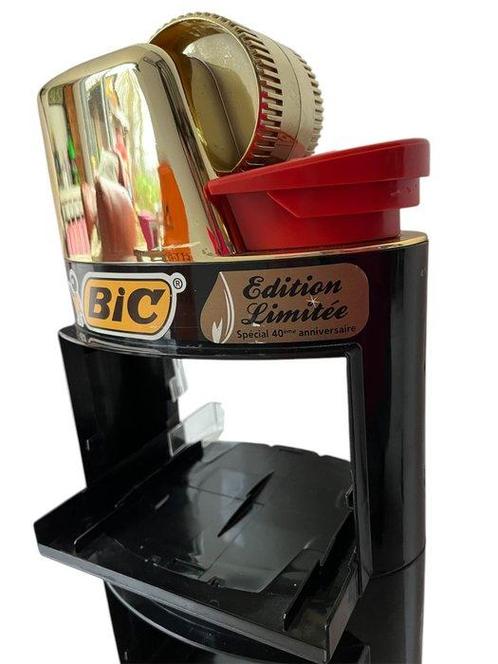 BIC lighter display stand - Reclamebord - Plastic, Antiek en Kunst, Antiek | Wandborden en Tegels