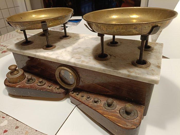 Balans of weegschaal - Messing, Marmer, Hout, IJzer, Antiek en Kunst, Antiek | Keukenbenodigdheden