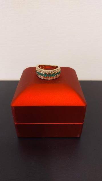 Gouden ring met diamanten en smaragden, Groen / goud beschikbaar voor biedingen