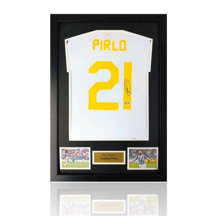 Italy - Signed by Andrea Pirlo - Voetbalshirt, Verzamelen, Overige Verzamelen