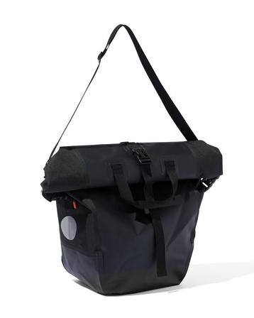 HEMA Waterdichte fietstas 32L 58x33x17 zwart beschikbaar voor biedingen