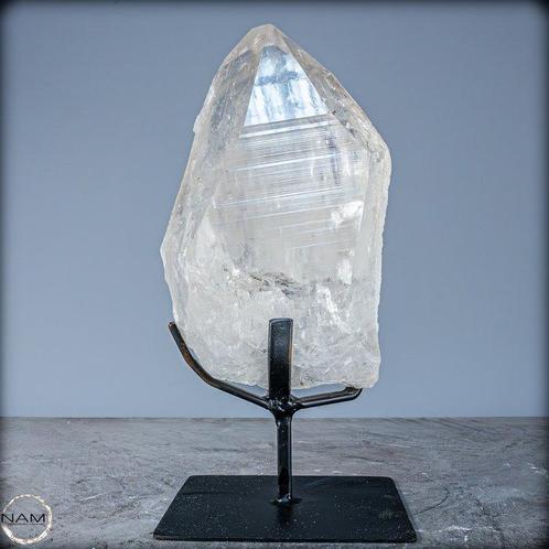 Zeer zeldzame Lemurische kwarts Kristal op standaard,, Verzamelen, Mineralen en Fossielen