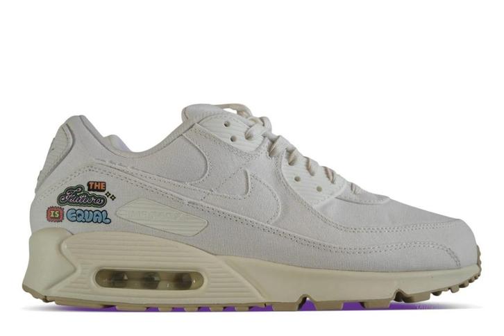 Nike Air Max 90 SE The Future Is Equal  44.5, Kleding | Dames, Schoenen, Sneakers of Gympen, Ophalen of Verzenden