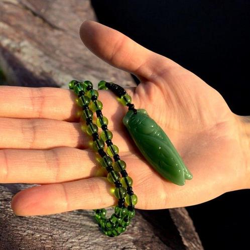 Amulet van bescherming en welvaart. Ketting met cicade, Verzamelen, Dierenverzamelingen