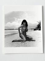 Bunny Yeager (1929-2014) - Pin-up Bettie Page in Key, Antiek en Kunst