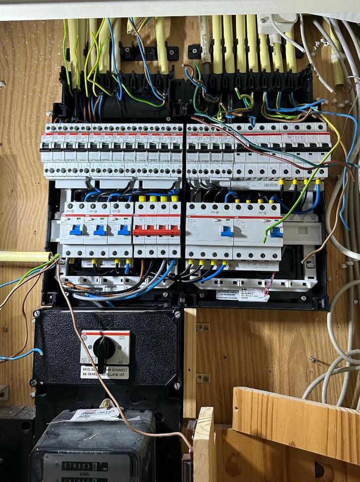 Betrouwbare en een schappelijke ervaren electricien., Vacatures, Vacatures | Elektriciens, Vanaf 10 jaar, HBO, Variabele uren