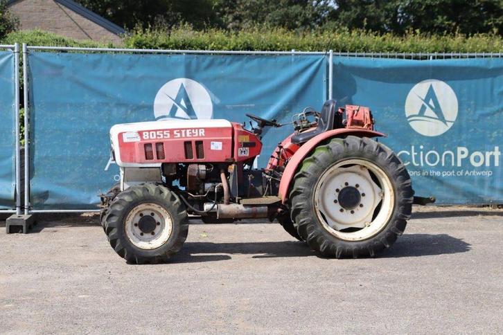 Veiling: Smalspoor Tractor Steyr 8055 Diesel 55pk, Zakelijke goederen, Agrarisch | Tractoren, Gebruikt, Steyr, 5000 tot 7500, tot 80 Pk