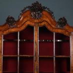 Groot Wortelnoten porseleinkast ca 1755 Hollands Rococo  No2, Ophalen of Verzenden
