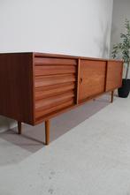 Vintage design dressoir, sideboard jaren 60, Huis en Inrichting, Mid century modern, Teakhout, Zo goed als nieuw, 200 cm of meer