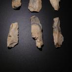 Michelsberg, Neolithicum Zes vuurstenen, 5,7 cm L. Mes -, Antiek en Kunst, Antiek | Overige Antiek