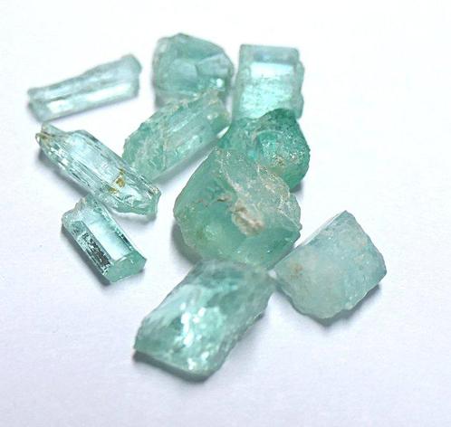 Zonder Minimumprijs - 10 pcs Smaragd - 7.70 ct -, Verzamelen, Mineralen en Fossielen