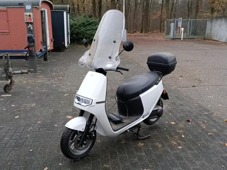 Snor E-Scooter, Ecooter, E2, 2020, Fietsen en Brommers, Snorfietsen en Snorscooters