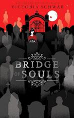 Bridge Of Souls - EN - Victoria Schwab - Paperback, Boeken, Gelezen, Victoria	Schwab, Ophalen of Verzenden, Fictie