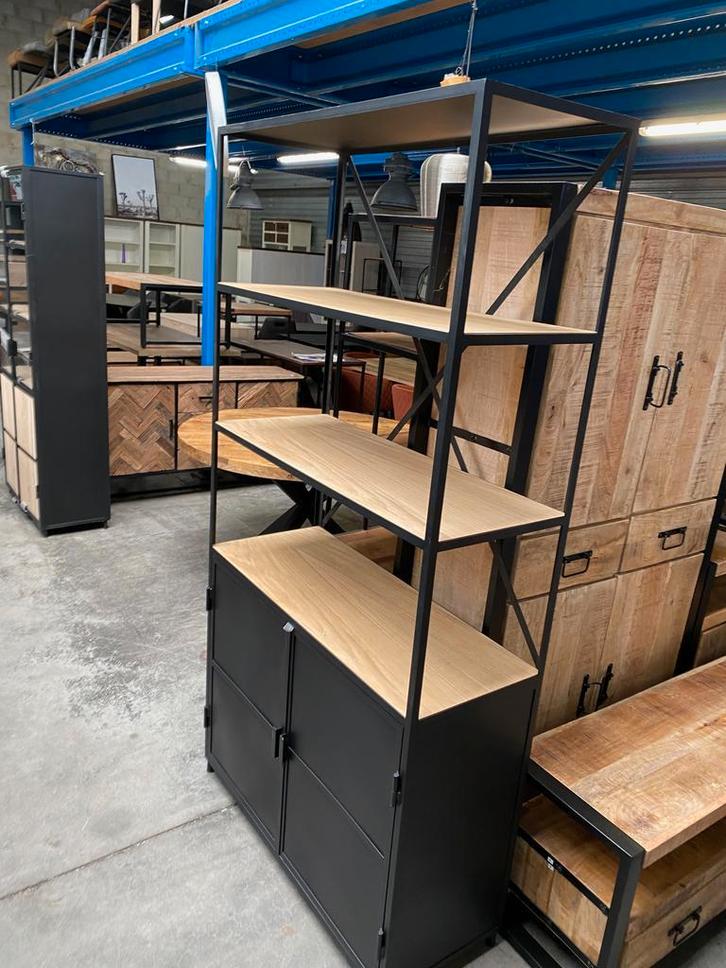 Metallo boekenkast, metaal + hout (nieuw, A-keuze), Huis en Inrichting, Kasten | Boekenkasten, Nieuw, Eikenhout, Metaal