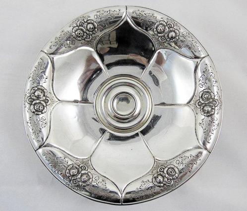 Bowl with Roses - Tafelmiddenstuk - 800 zilver, Antiek en Kunst, Antiek | Goud en Zilver