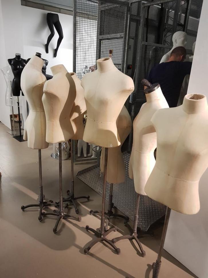 *TIP*  Gebruikte bustes mannen merk london proportion, Zakelijke goederen, Kantoor en Winkelinrichting | Winkel en Inventaris