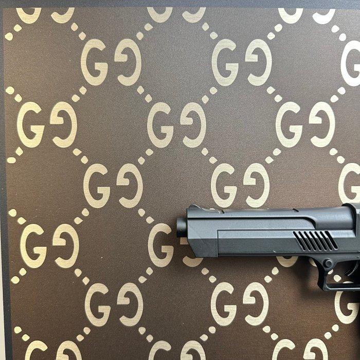 Daluxe Art - 1999 • Gucci Gun – Limited Edition, Antiek en Kunst, Kunst | Designobjecten