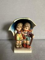 Goebel - Beeldje - Lovely Stormy weather, signed with