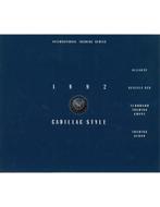 1992 CADILLAC PROGRAMMA BROCHURE ENGELS (USA), Nieuw, Author