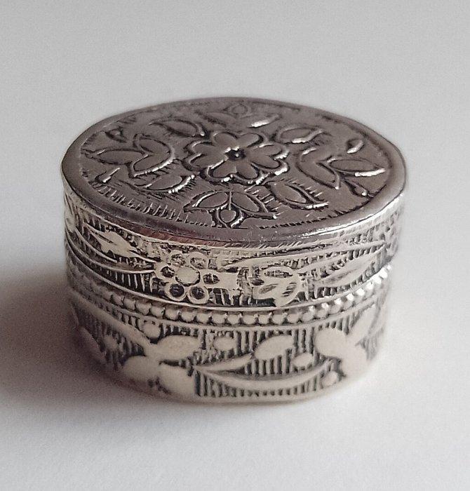 Tafelmiddenstuk - Ovaal massief zilveren pillendoos met, Antiek en Kunst, Antiek | Goud en Zilver