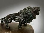 after Antoine-Louis Barye (1795–1875) - sculptuur, Lion, Antiek en Kunst