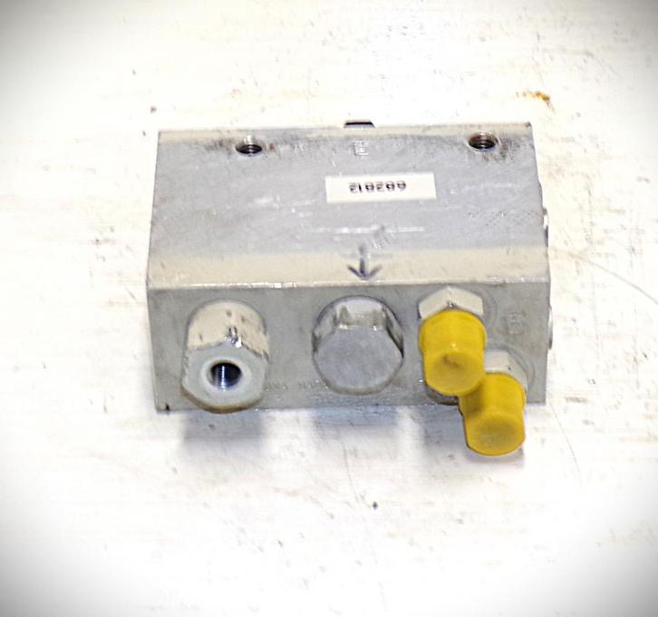 Cascade Ventielblok, Zakelijke goederen, Machines en Bouw | Heftrucks en Intern transport, Voorzetapparatuur, Overige aandrijving