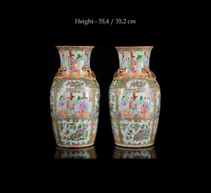 Een paar grote (H34,5 cm) Chinese Rose medallion, Antiek en Kunst, Antiek | Overige Antiek