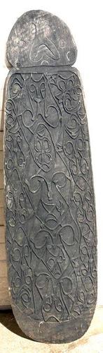 Een ongebruikelijk goed gesneden oud schild van de Asmat -, Antiek en Kunst