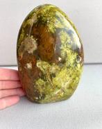 Groene Opal vrij vorm – gepolijste natuursteen om neer te, Verzamelen, Mineralen en Fossielen