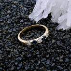 Gouden rijring met saffier en diamant | 0,30 ct. (zirconia), Gebruikt, Overige kleuren, Ophalen of Verzenden, 17 tot 18