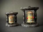 Gebedsmolen of gebedswiel (2) - Brons, Glas, Hout, Papier -