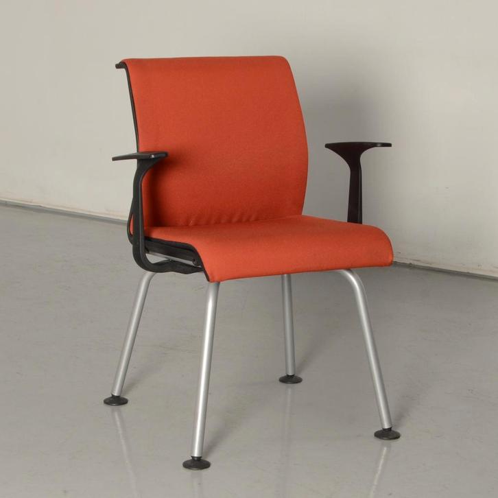 Steelcase Sarb vergaderstoel, oranjerood, 4-poot onderstel, Huis en Inrichting, Bureaustoelen, Ophalen of Verzenden