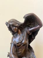 Beeldje - Art Nouveau - sculptuur - Auguste Moreau