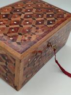 Sieradendoos - Juwelenkistje met een thuya-loep, volledig, Antiek en Kunst, Curiosa en Brocante