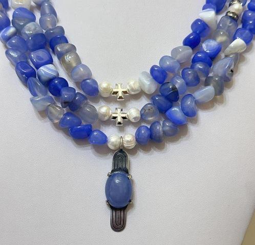 Agata natuurblauw met antieke hanger, gemaakt door de, Antiek en Kunst, Antiek | Boeken en Bijbels