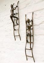 sculptuur, A pair of men climbing the ladder - 50 cm - Brons, Antiek en Kunst, Curiosa en Brocante