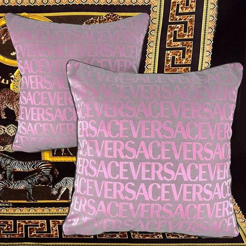 Versace - Nieuwe set van twee - Kussen, Antiek en Kunst, Antiek | Kleden en Textiel