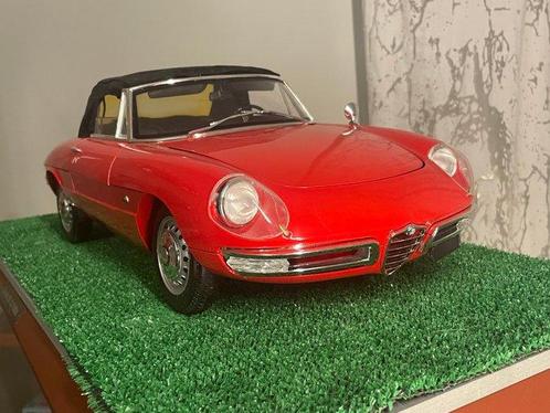 Hachette 1:8 - Modelauto - Alfa Romeo Duetto Spider, Hobby en Vrije tijd, Modelauto's | 1:5 tot 1:12