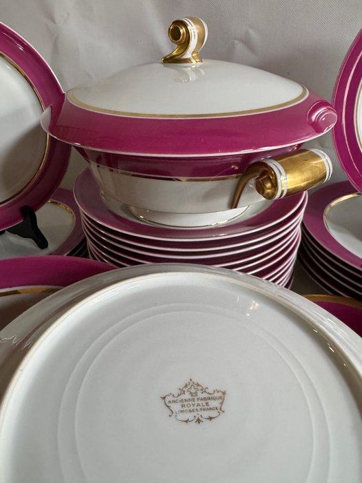 Ancienne Fabrique Royale Limoges - Tafelservies (56) -, Antiek en Kunst, Curiosa en Brocante