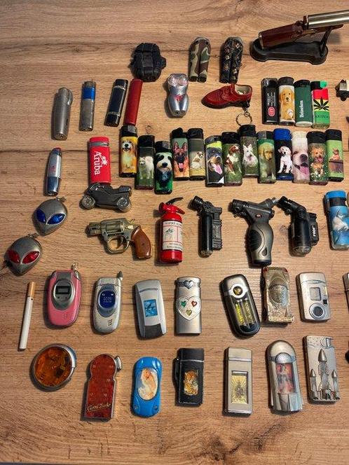 Zonder Minimumprijs - Aansteker - Kunststof, metaal, messing, Verzamelen, Rookartikelen, Aanstekers en Luciferdoosjes
