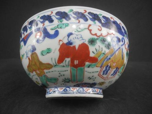 Kom - Keramiek - Imari kom met vijf kleuren figuur en, Antiek en Kunst, Antiek | Overige Antiek