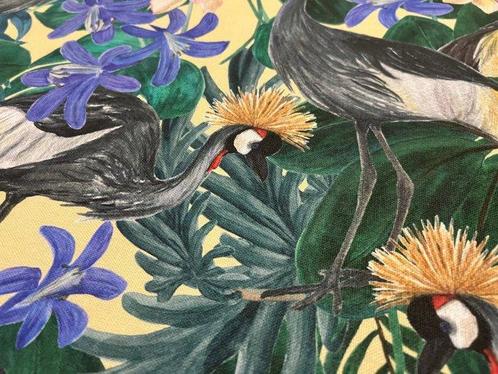 Tropische Elegantie – De Stof die de Wilde Natuur Vertelt, Antiek en Kunst, Antiek | Kleden en Textiel