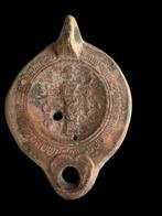 Oud-Romeins Terracotta Olie lamp met Fortuna. Spaanse