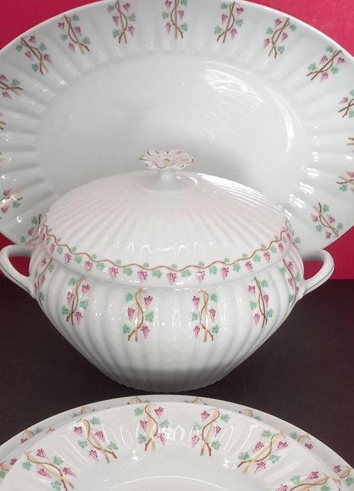 Royal Limoges et Au Bain Marie - Tafelservies (60) -, Antiek en Kunst, Antiek | Meubels | Tafels