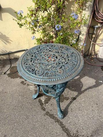 Tafel - Gietijzer beschikbaar voor biedingen