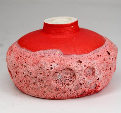 Max Modolo - Kom - Svuotatasche in porcellana smalto Coral., Antiek en Kunst, Kunst | Designobjecten