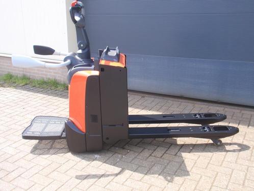 BT lpe 200 opstapper, Zakelijke goederen, Machines en Bouw | Heftrucks en Intern transport, Palletwagen, Elektrisch, Ophalen