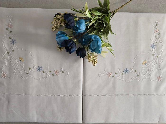 Set Lenzuola ricamate in puro cotone percalle Ricamo Punto, Antiek en Kunst, Antiek | Kleden en Textiel