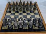 Schaakspel - Vintage spel - Bronzen legering figuren en