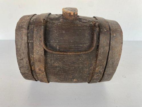 Vat - afkomstig van één houten lat - Hout, IJzer - Kleine, Antiek en Kunst, Curiosa en Brocante